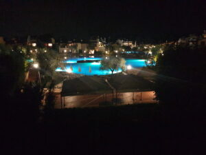 Pool bei Nacht