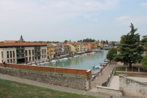 Hafenbecken von Peschiera del Garda